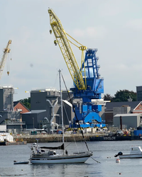 The United States is stepping up efforts to revive its shipbuilding industry, turning to close allies South Korea and Japan for expertise and investment.