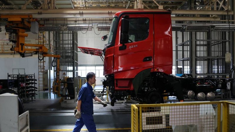 China’s Industrial Profits Lose Steam as Weak Domestic Demand Pushes More Factory Pressure Toward U.S. Markets
