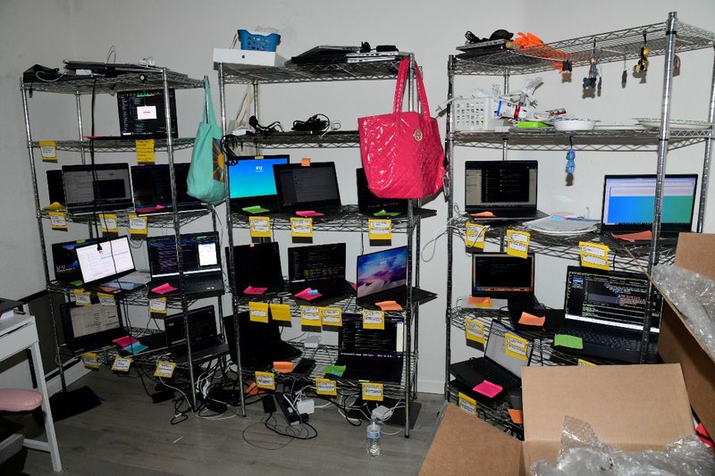 North_Korean_Laptop_Farm_(01)
