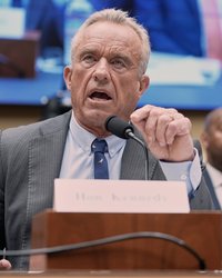 While Health Secretary Robert F. Kennedy Jr. urges Americans to “Make America Healthy Again,” his endorsement of Mom’s Meals — a company distributing ultraprocessed food to Medicare and Medicaid patients — exposes a deeper vulnerability: the United States