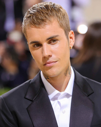 In a raw and emotional Instagram post, Justin Bieber shared his personal struggles with anger, exhaustion, and the overwhelming pressure to “fix” himself. Just one day after celebrating his first Father’s Day, the 31-year-old pop icon admitted he feels “b