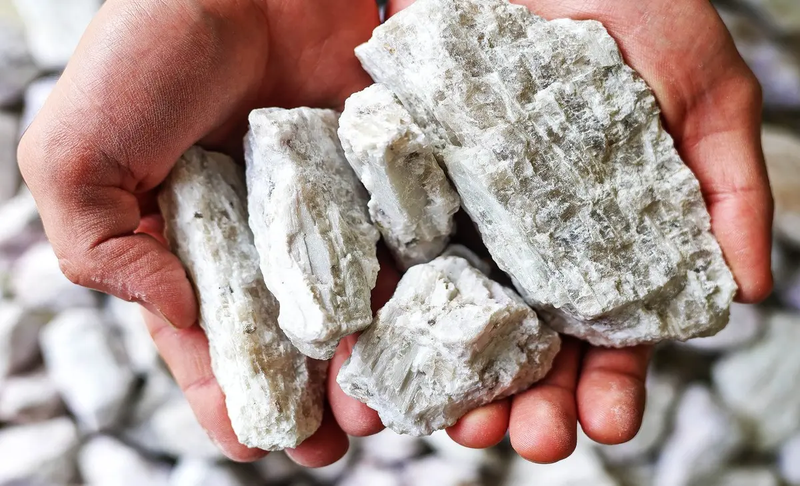 lithium-mine_McDermitt-Caldera_1-5-trillion-dollars_1m-1400x850